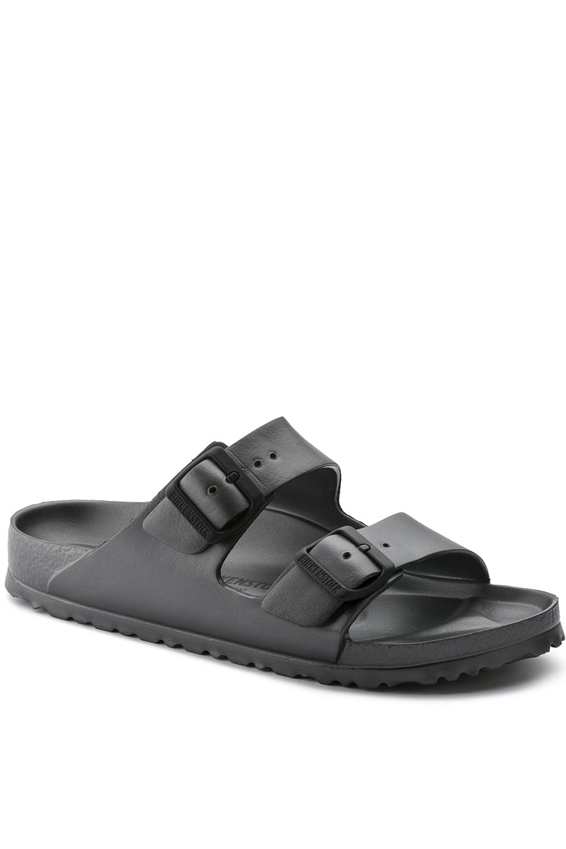 Το θρυλικό σχέδιο με δύο λουράκια από την BIRKENSTOCK - το Αριζόνα. Βασισμένο στο πρωτότυπο από φελλό, αυτό το σανδάλι είναι κατασκευασμένο από εξαιρετικά ελαφρύ και μαλακό EVA. Απορροφά τους κραδασμούς, είναι αδιάβροχα και φιλικά προς το δέρμα. Φορέστε τα στην παραλία, στον κήπο ή γύρω από το γυμναστήριο και μετά τις προπονήσεις. Είναι η τέλεια προσθήκη στα κλασικά σας σανδάλια BIRKENSTOCK. Narrow fit Δωρεάν αποστολή σε όλη την Ελλάδα σε 1-3 ημέρες. Διαθέσιμο και στα φυσικά μας καταστήματα YELLOW BUTTON Λ.Παπάγου 101 - Ζωγράφου Χρεμωνίδου & Δαμάρεως 61 - Παγκράτι