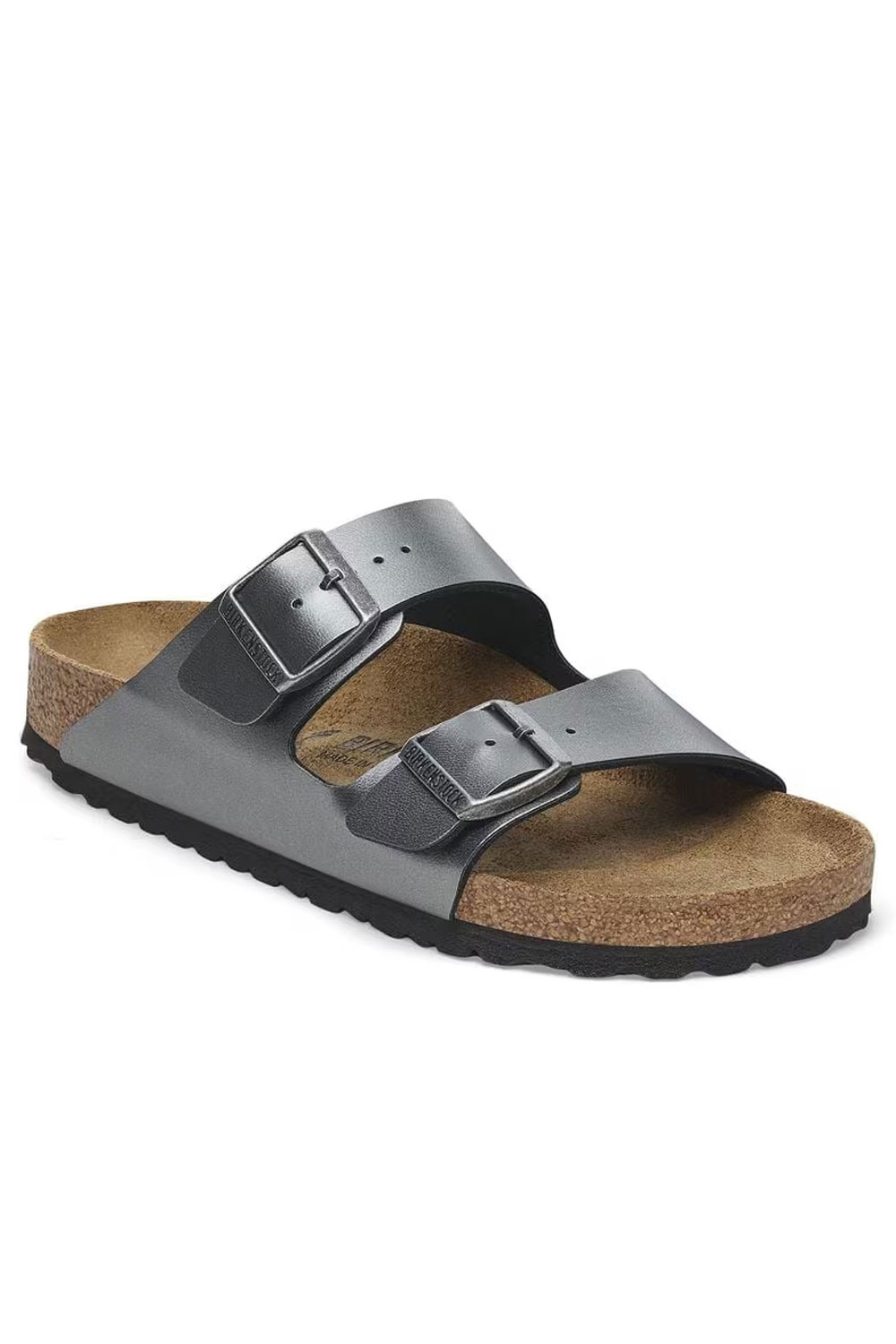 Το Arizona είναι το all time classic και best seller σανδάλι της BIRKENSTOCK. Σε ένα ιδιαίτερο χρώμα Metallic Black - που πάει με όλα - για να το συνδυάσετε με όλα τα ρούχα σας και για όλες τις περιστάσεις. Ένας θρύλος της άνεσης και πλέον ένα βασικό στοιχείο μόδας. Φορέστε το καθημερινά με όλα τα στύλ ντυσίματος και για όλες τις περιστάσεις. Narrow fit - Made in Germany Διαθέσιμο και στο φυσικό κατάστημα YELLOW BUTTON Χρεμωνίδου & Δαμάρεως 61 Παγκράτι ή στο φυσικό κατάστημα eshop Γρ. Αυξεντιού 122 Ιλίσια.