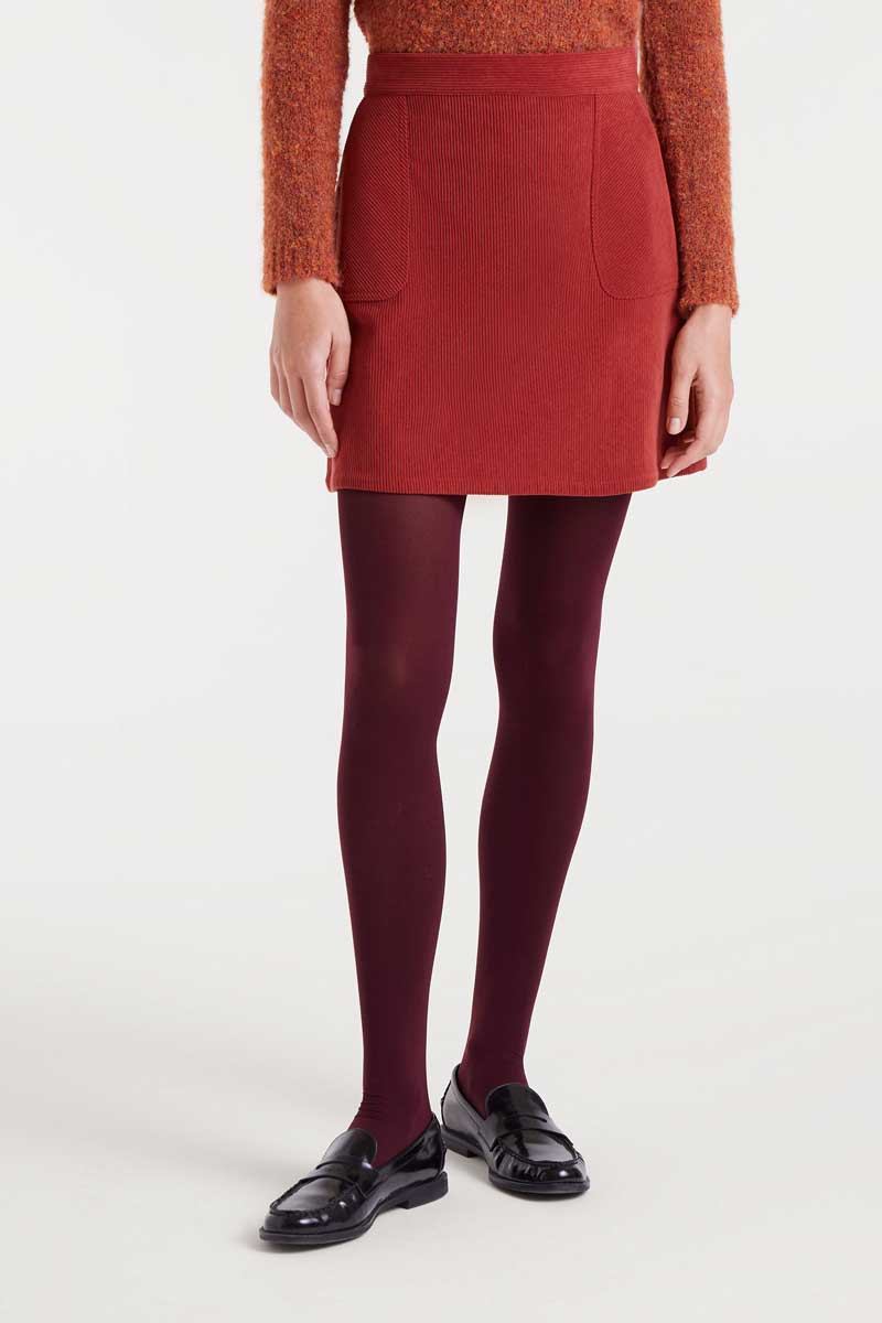 COMPANIA FANTASTICA Short brown corduroy skirt Κοντή ψηλόμεση φούστα από καφέ κοτλέ ύφασμα με κρυφό φερμουάρ στο πλάι. Πλαϊνές τσέπες. Το μοντέλο έχει ύψος 1.77 και φοράει μέγεθος S. 100% Πολυέστερ Αποστολή σε όλη την Ελλάδα σε 1-3 ημέρες. Διαθέσιμο και στο φυσικό μας κατάστημα YELLOW BUTTON Χρεμωνίδου & Δαμάρεως 61 Παγκράτι.