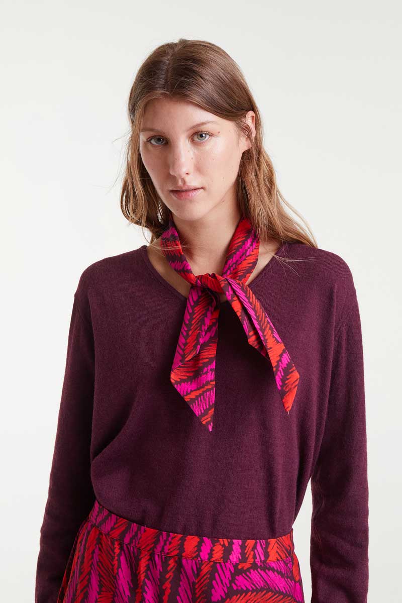 COMPANIA FANTASTICA Lightweight crepe scarf with Fedora print Ελαφρύ κασκόλ από κρεπ ύφασμα με τύπωμα Fedora. Αποστολή σε όλη την Ελλάδα σε 1-3 ημέρες. Διαθέσιμο και στο φυσικό μας κατάστημα YELLOW BUTTON Χρεμωνίδου & Δαμάρεως 61 Παγκράτι.
