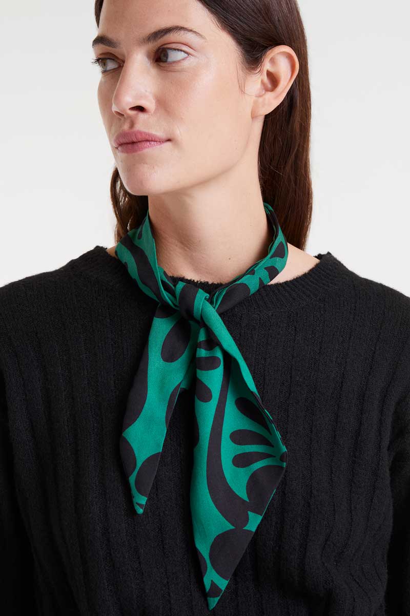COMPANIA FANTASTICA Lightweight crepe scarf with Baroque print