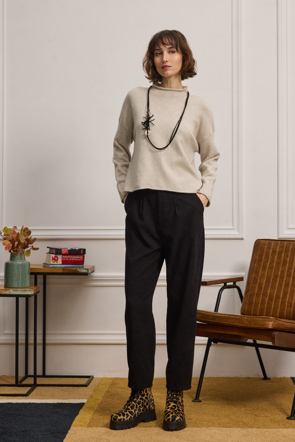 "DIONE" black κοτλέ παντελόνι Namaste