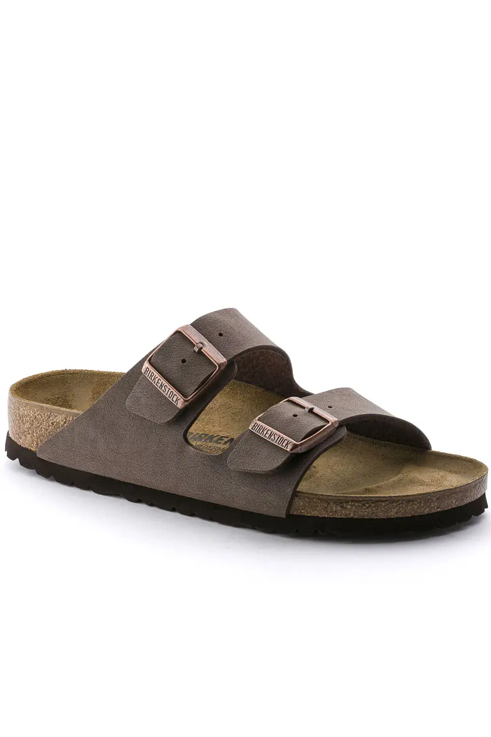 Το ανδρικό Arizona Birkenstock. Ένας θρύλος άνεσης και ένα βασικό κομμάτι της μόδας. Με ρυθμιζόμενα λουράκια και ένα μαγικό πέλμα από φελλό που προσαρμόζεται στο σχήμα του ποδιού σας, μια πραγματικά προσαρμοσμένη εφαρμογή είναι τόσο εύκολη όσο και το κλασικό σχέδιο. Κατασκευασμένο στη Γερμανία. Birkibuc - ένα ανθεκτικό, συνθετικό άνω μέρος με υφή δέρματος nubuck και απαλή επένδυση. Ο ανατομικός πέλμα από φελλό προσαρμόζεται στο σχήμα του ποδιού σας και διαθέτει έντονη στήριξη της καμάρας, βαθύ κάλυμμα φτέρνας και ευρύχωρο χώρο στα δάχτυλα. Επενδυμένο με σουέντ δέρμα. Ελαφριά σόλα EVA για αντικραδασμική προστασία και απορρόφηση κραδασμών.