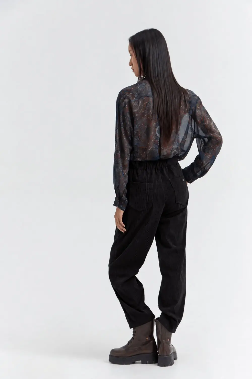 WW0126014-BLACK-2-1000x1500