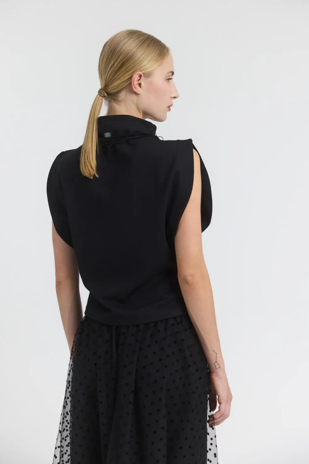 WW1326004-BLACK-3-1000x1500