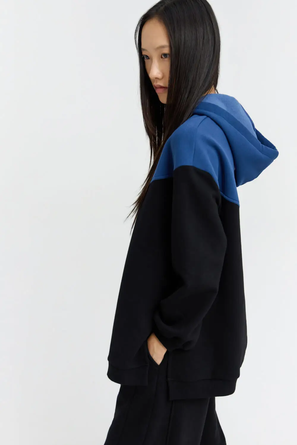 WW0726034-BLACK-3-1000x1500