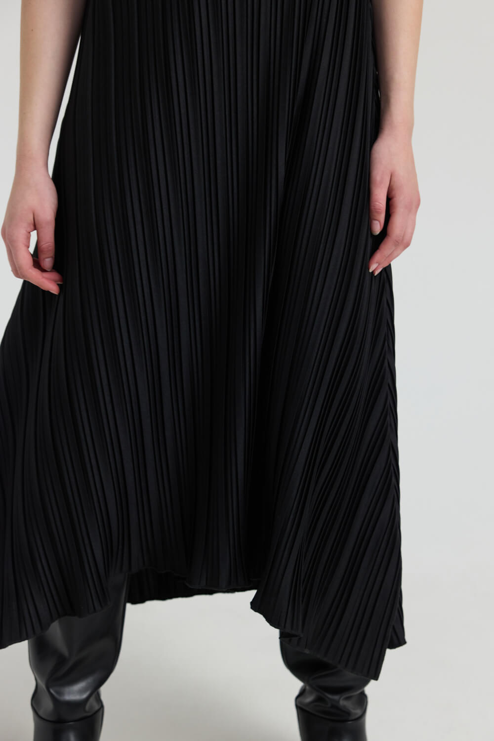 WW0826022-BLACK-4-1000x1500