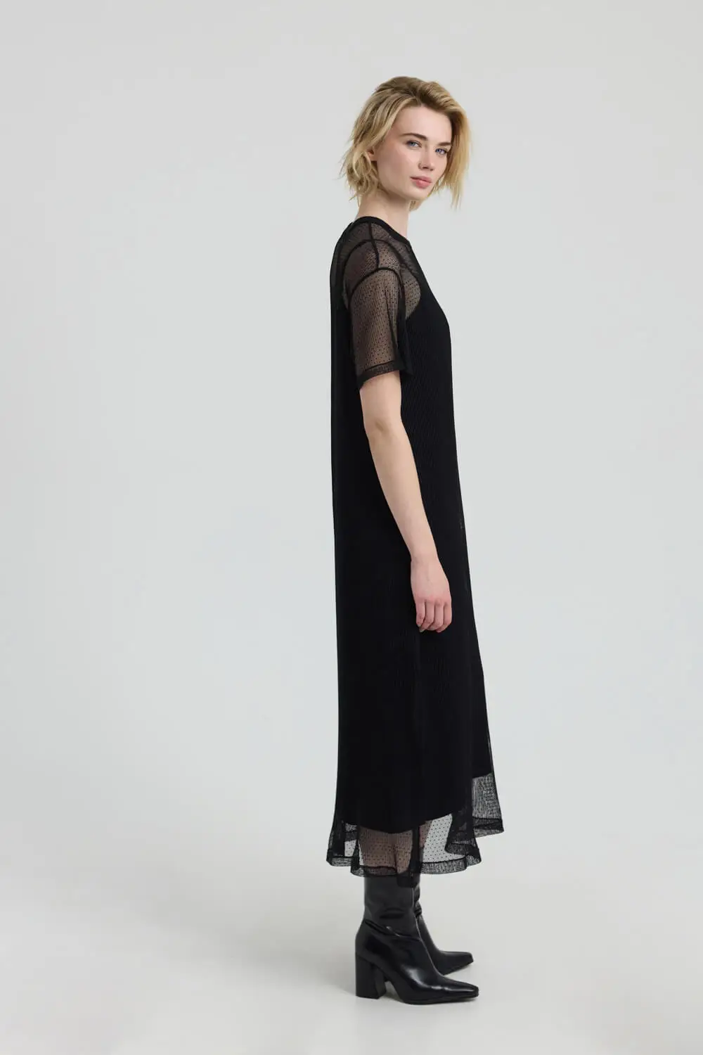 WW0826023-BLACK-3-1000x1500